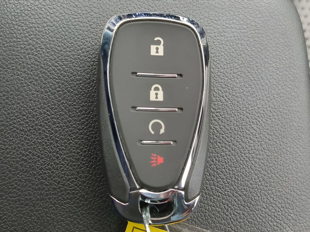 Used 2025 Chevrolet Trax LT w/ LT Convenience Package image 29