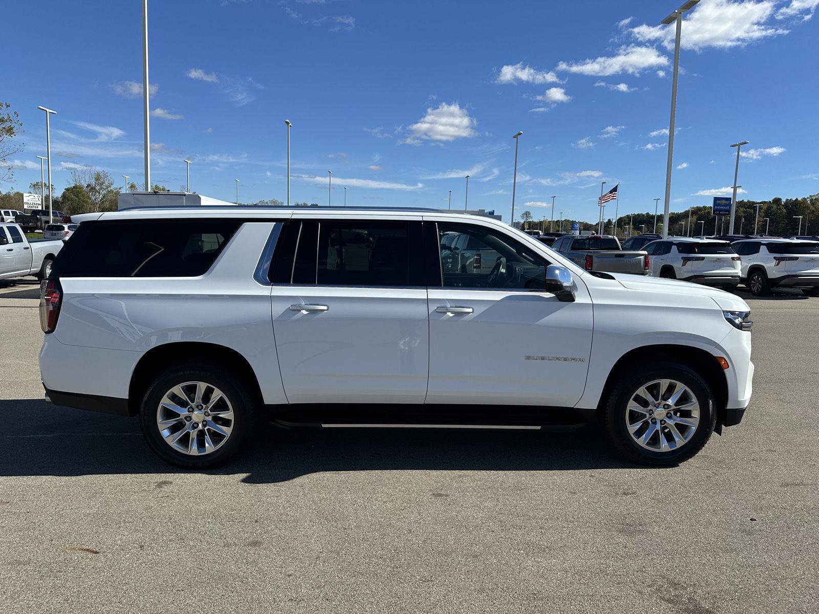 Used 2023 Chevrolet Suburban Premier image 10