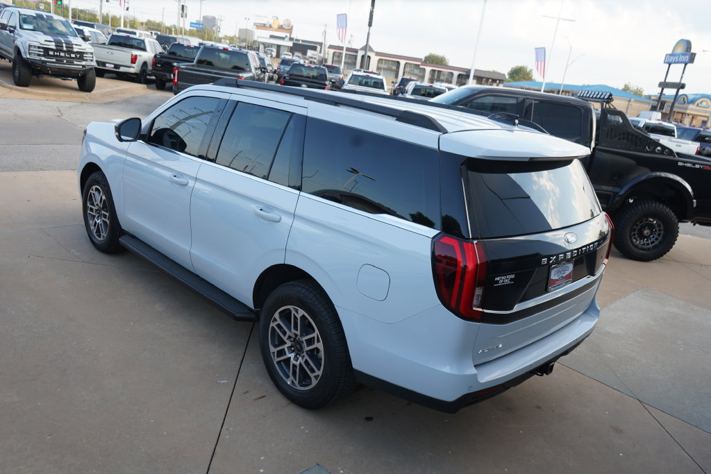 New 2026 Ford Expedition Active AWD/4WD image 13