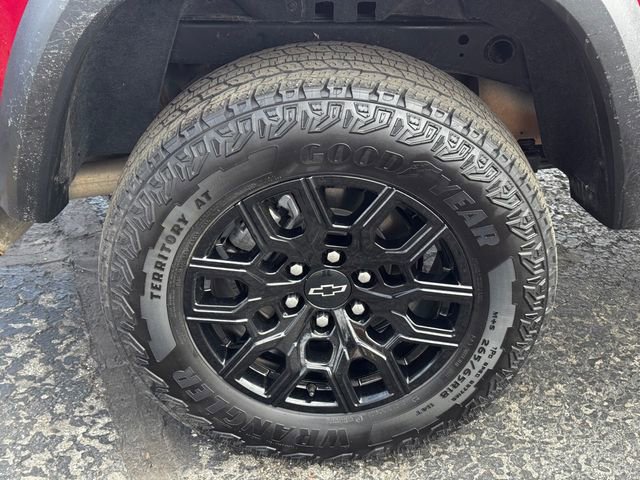 Used 2025 Chevrolet Colorado Trail Boss AWD/4WD image 12