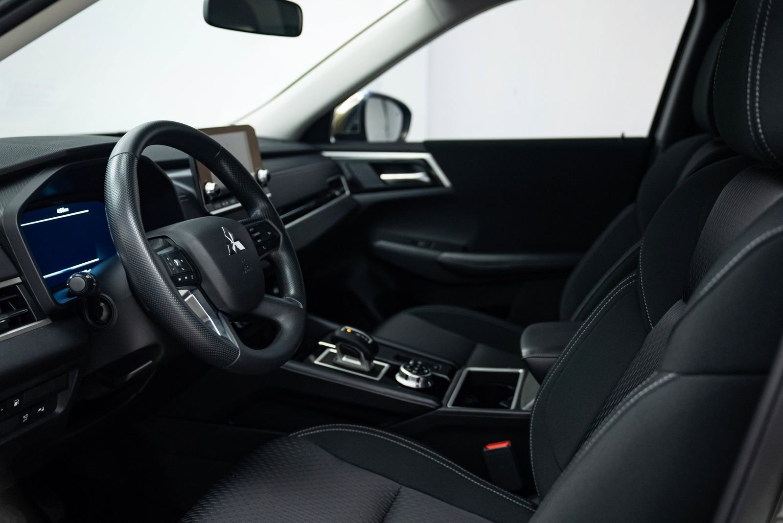 New 2026 Mitsubishi Outlander ES image 10