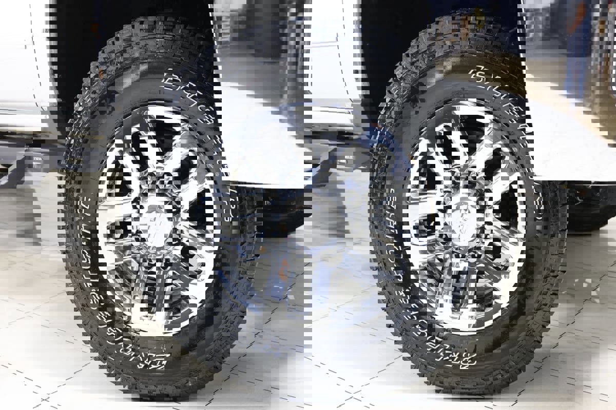 Used 2016 Chevrolet Silverado 2500 LT w/ LT Convenience Package image 13