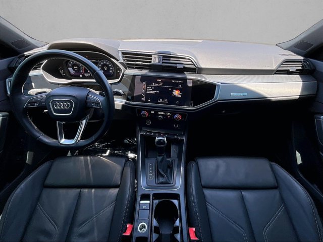 Used 2022 Audi Q3 2.0T Premium AWD/4WD image 14