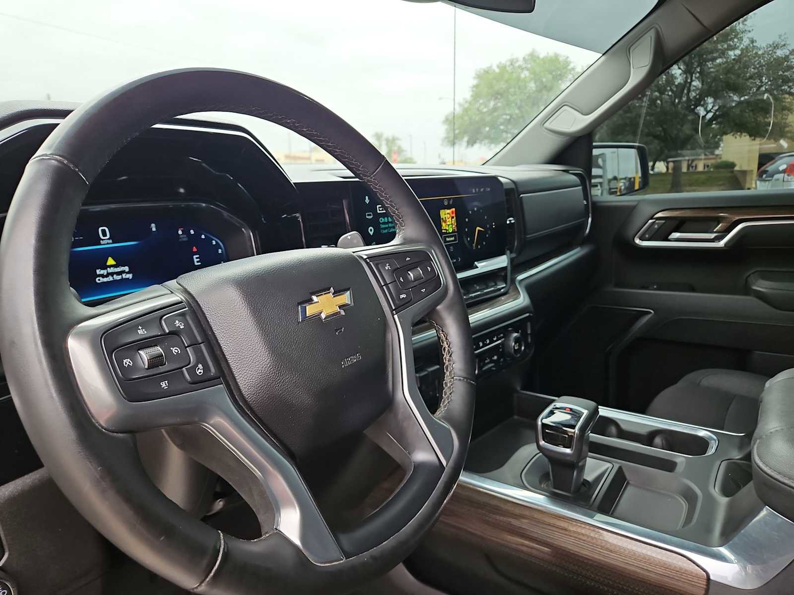 Used 2025 Chevrolet Silverado 1500 LT AWD/4WD image 10