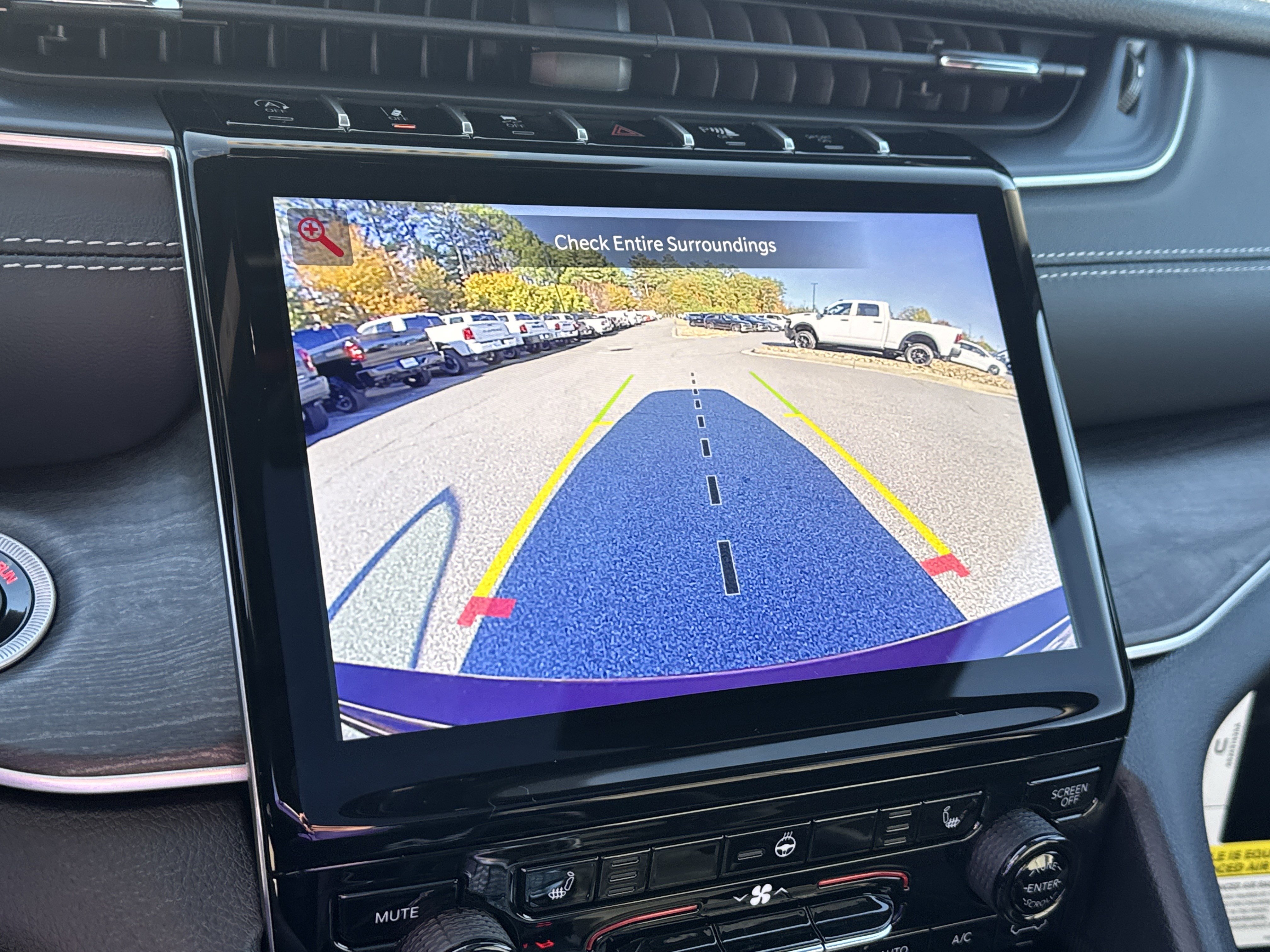 New 2025 Jeep Grand Cherokee Limited w/ Black Appearance Package image 33