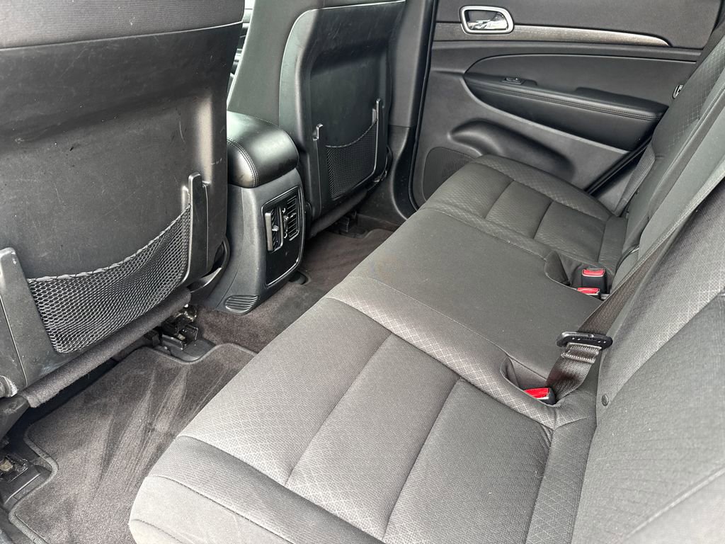 Used 2018 Jeep Grand Cherokee Laredo image 16