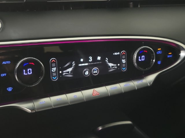 Used 2022 Genesis GV70 2.5T w/ Sport Prestige Package AWD/4WD image 29