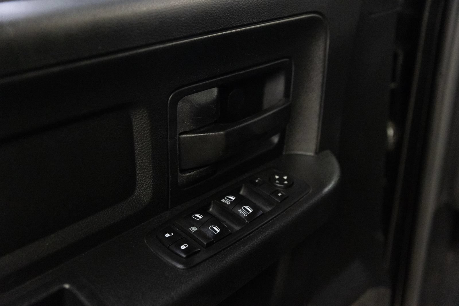 Used 2017 RAM 1500 Express w/ Express Value Package RWD image 29