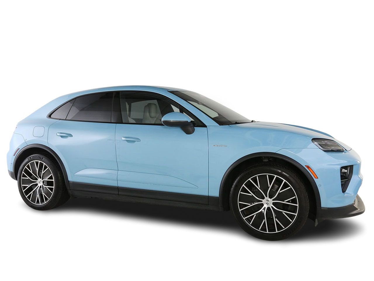Used 2025 Porsche Macan Electric w/ Premium Package RWD image 10