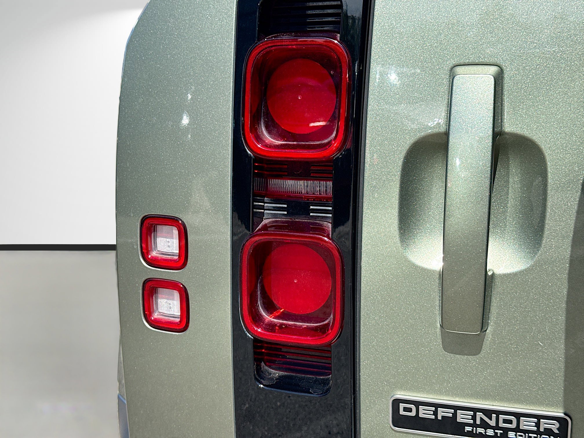 Used 2021 Land Rover Defender 90 First Edition image 10