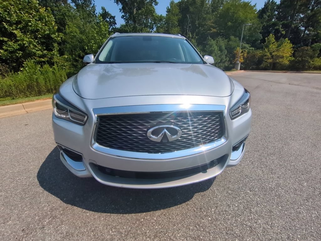 Used 2017 INFINITI QX60 Luxe w/ Premium Plus Package AWD/4WD image 2