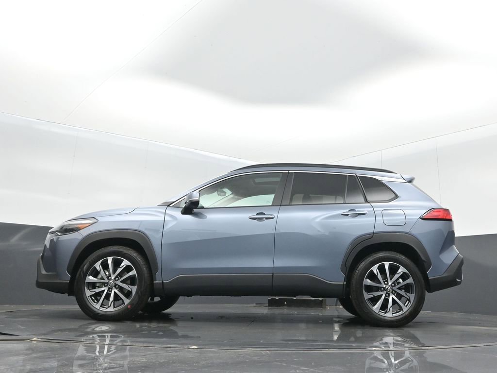 Used 2024 Toyota Corolla Cross XLE w/ Convenience Package image 14