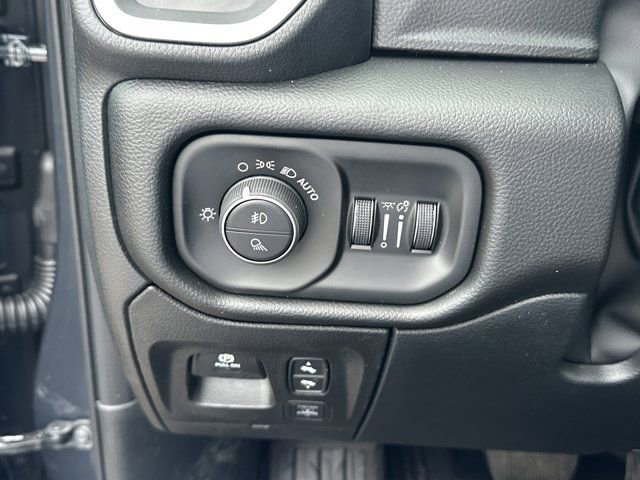 New 2026 RAM 1500 4x4 Crew Cab image 26