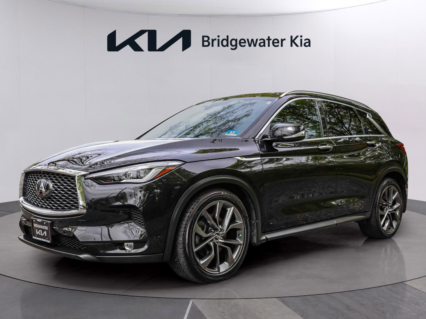 Used 2019 INFINITI QX50 Essential w/ Sensory Package AWD/4WD image 4