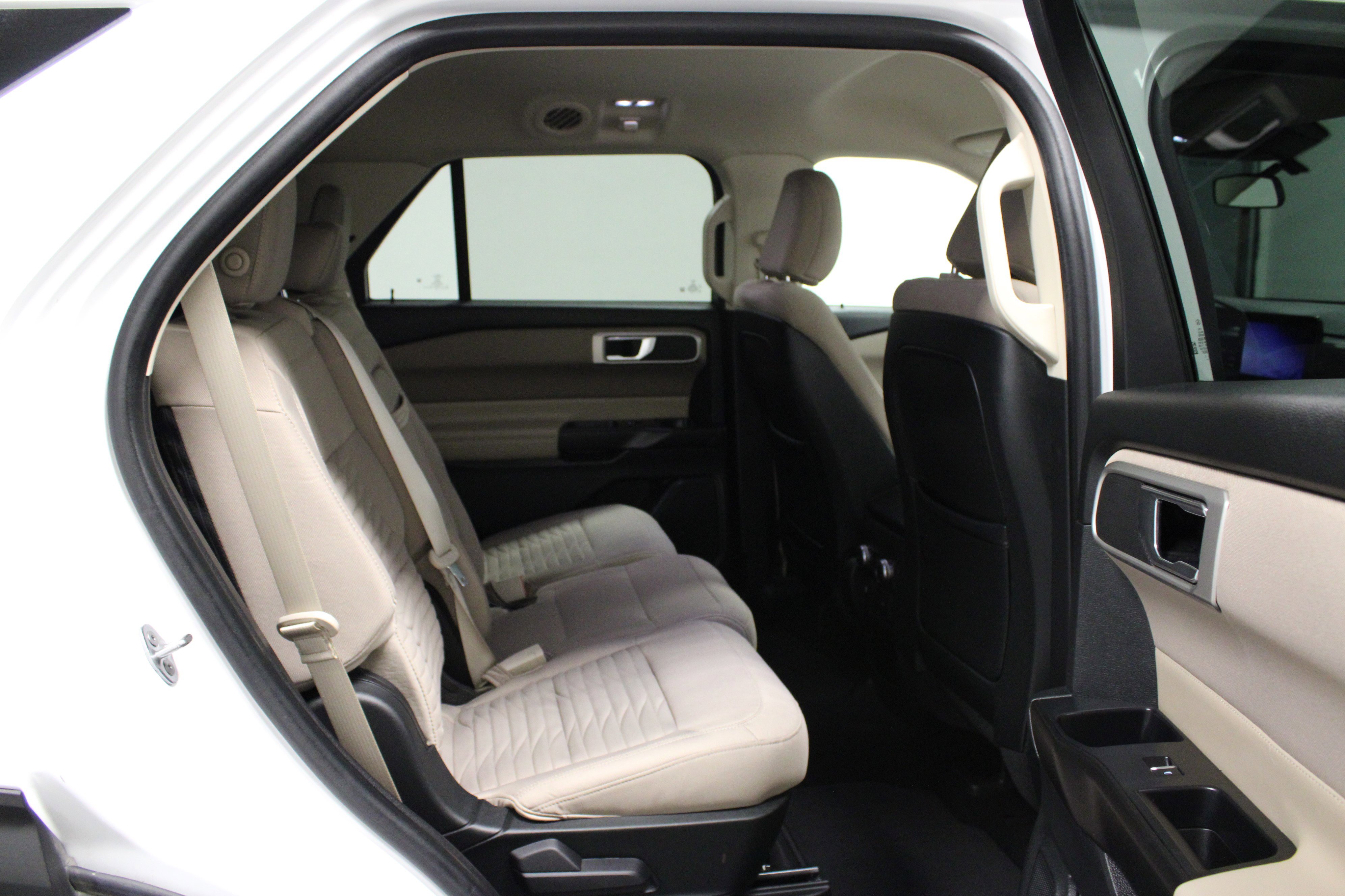 Used 2020 Ford Explorer XLT image 16