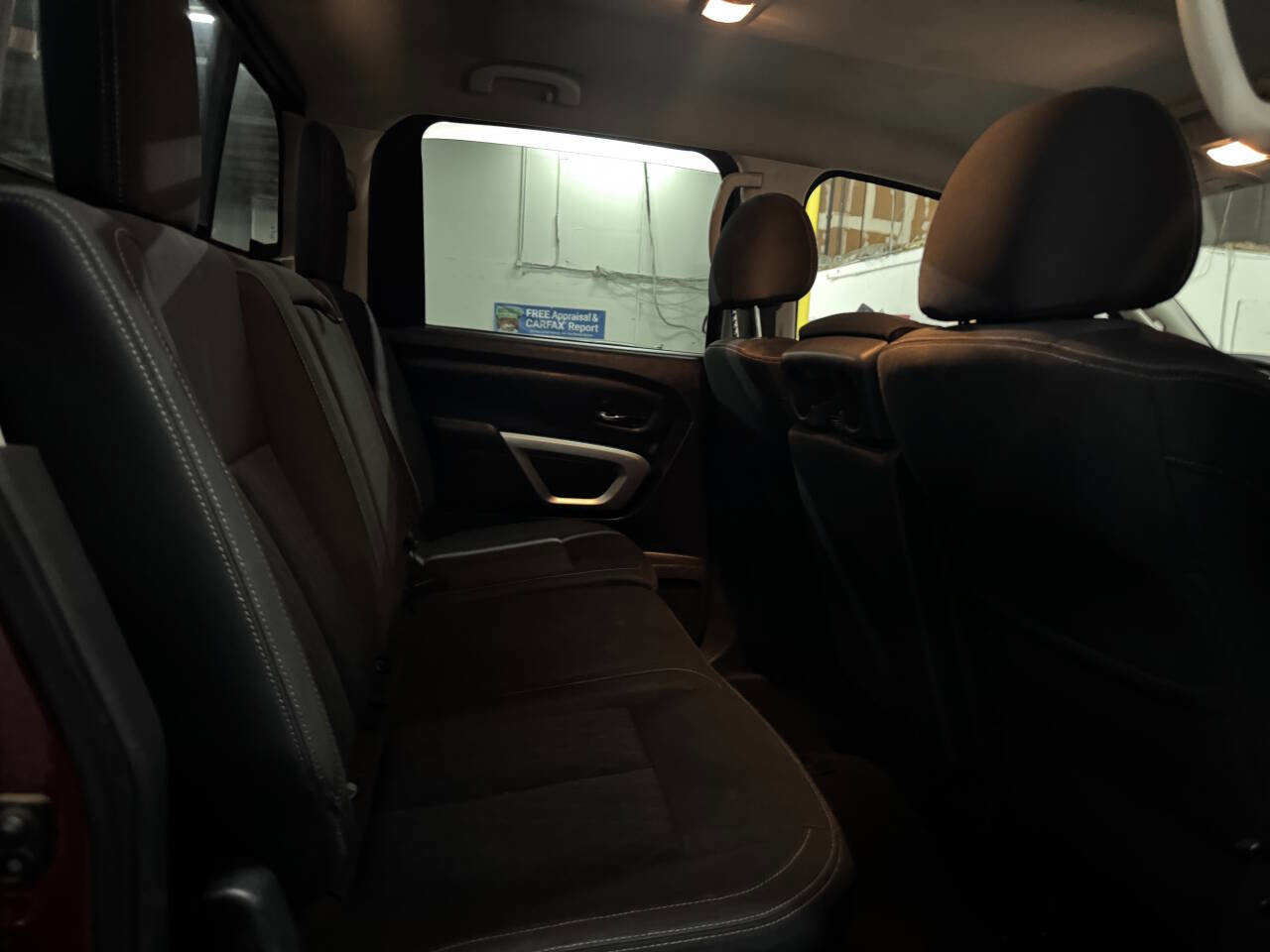 Used 2018 Nissan Titan SV AWD/4WD image 17