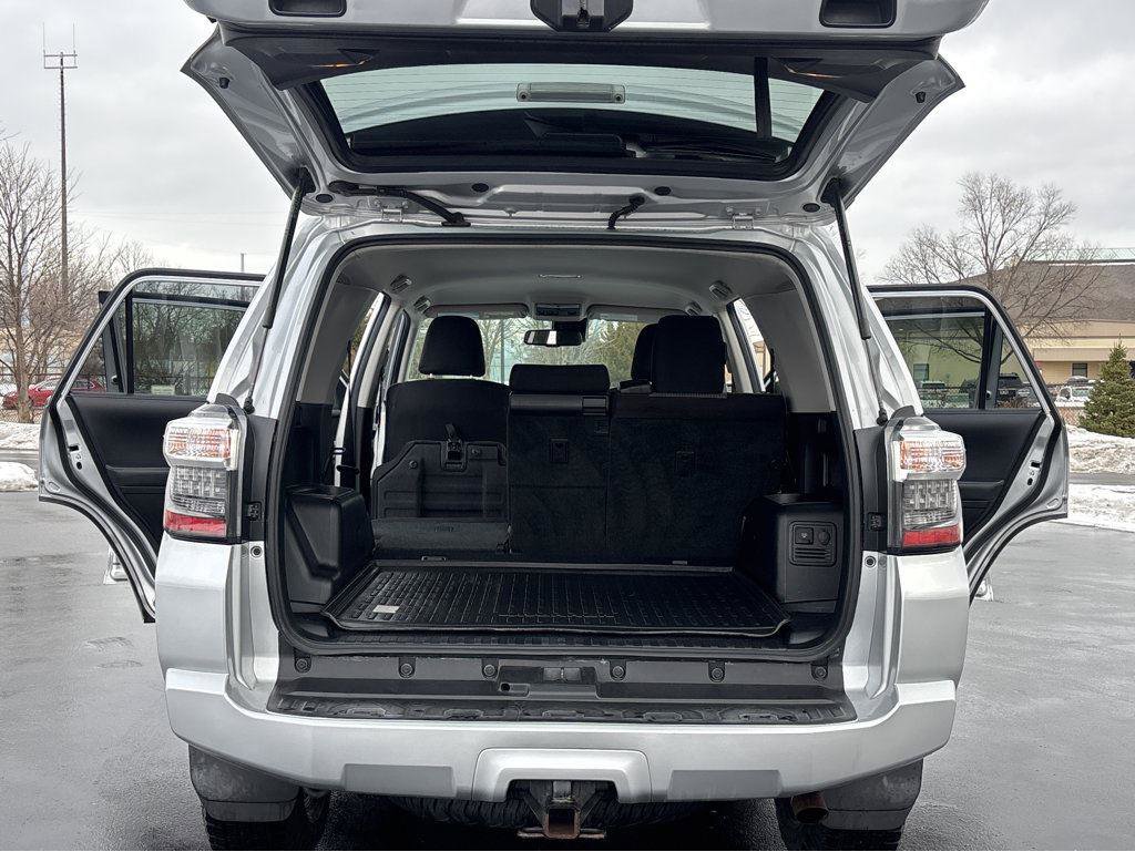 Used 2021 Toyota 4Runner SR5 image 17