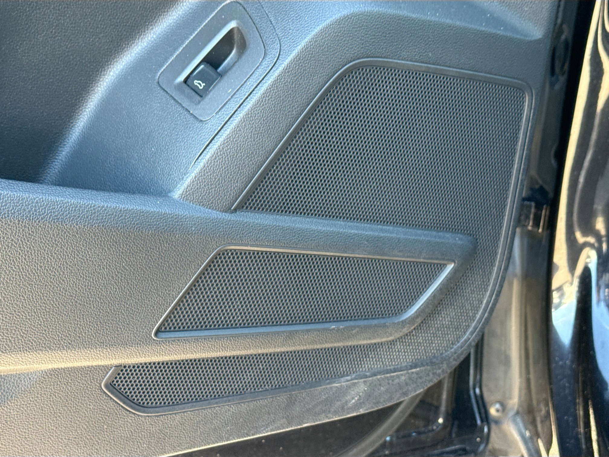 Used 2023 Volkswagen Atlas Cross Sport SEL Premium R-Line image 24