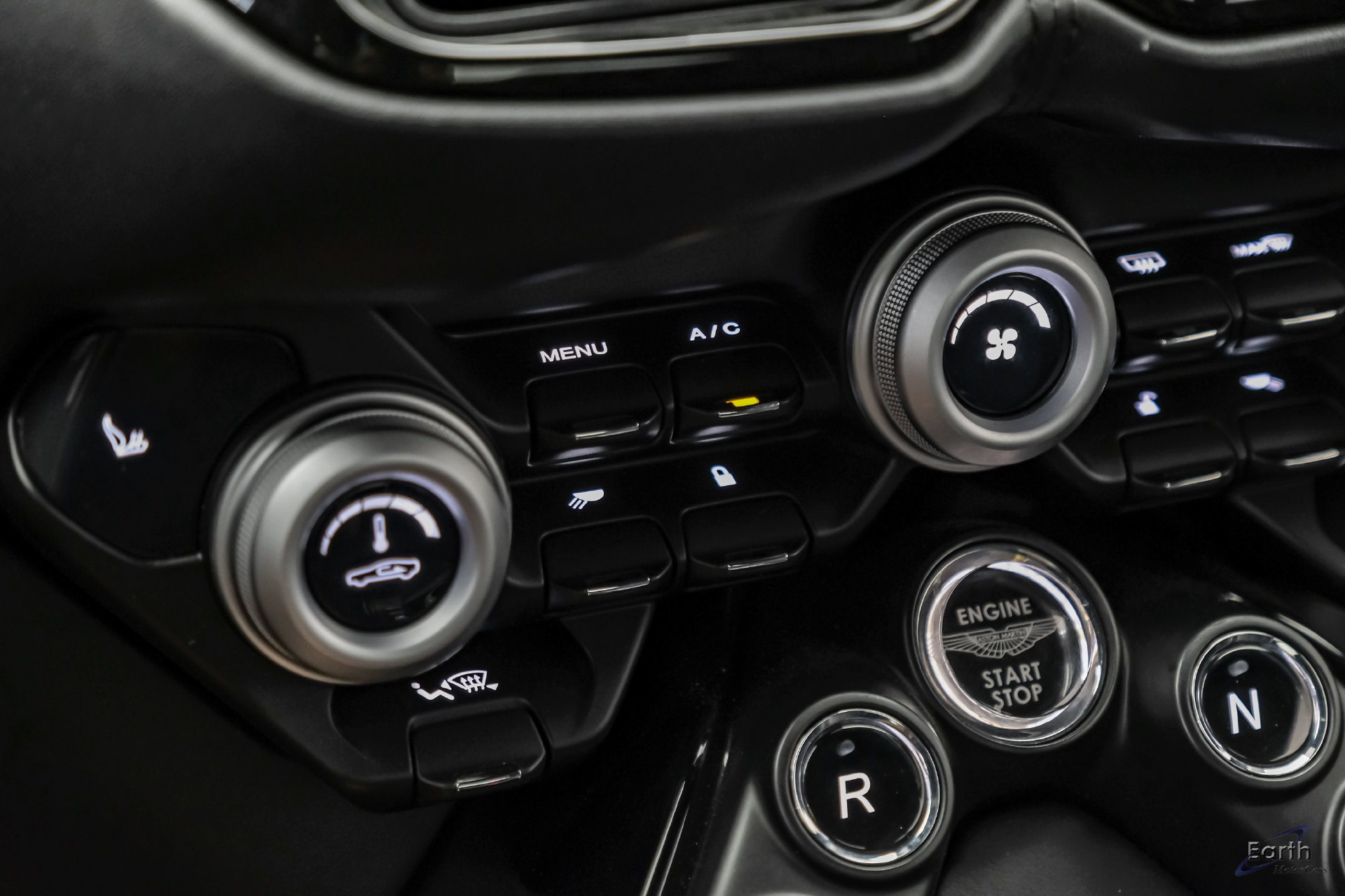 Used 2022 Aston Martin V8 Vantage Coupe RWD image 70