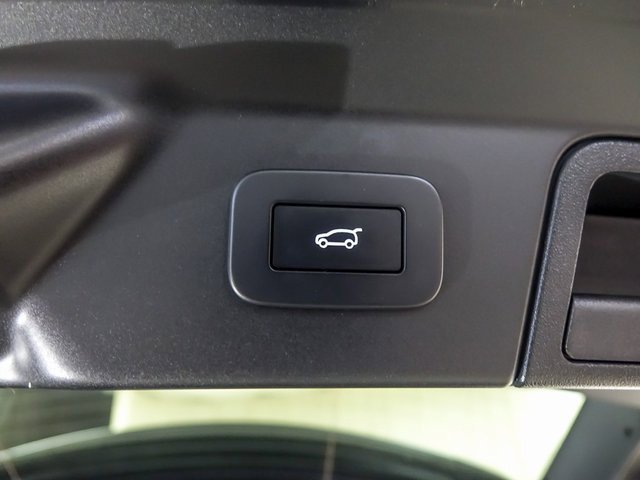 Used 2023 Land Rover Range Rover Velar HST image 29