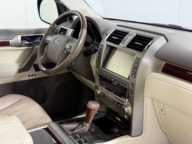 Used 2018 Lexus GX 460 Premium w/ Premium Package AWD/4WD image 34