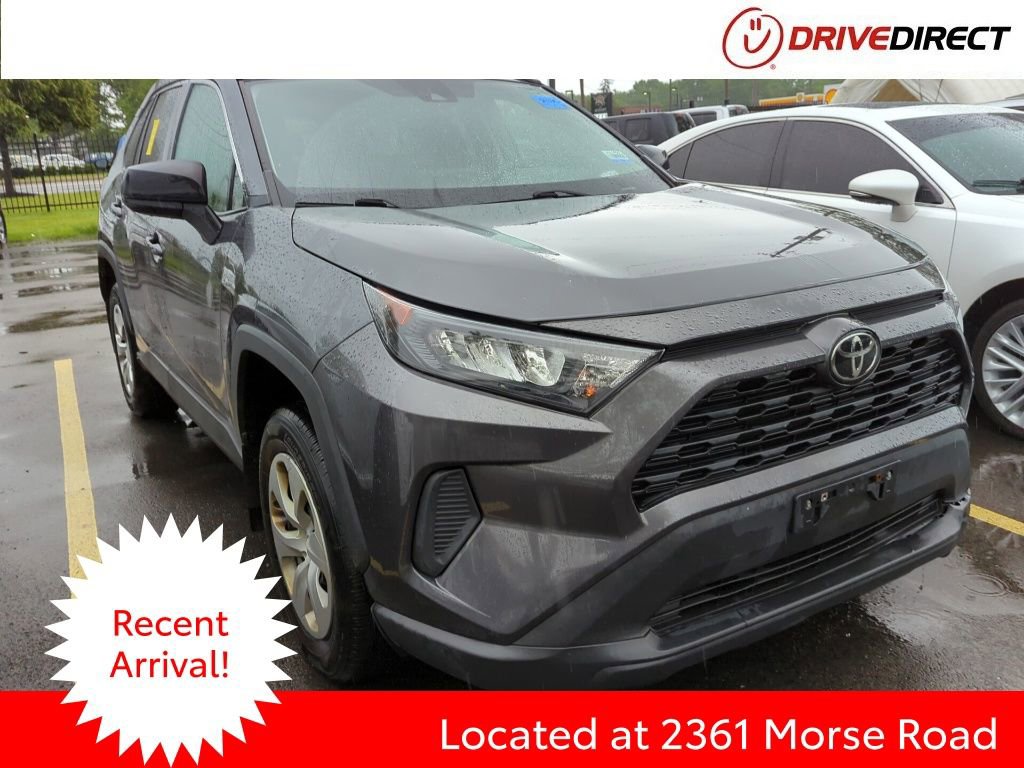 Used 2021 Toyota RAV4 LE AWD/4WD image 1
