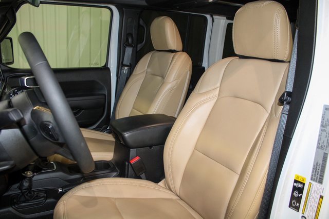 Used 2024 Jeep Wrangler Unlimited image 9