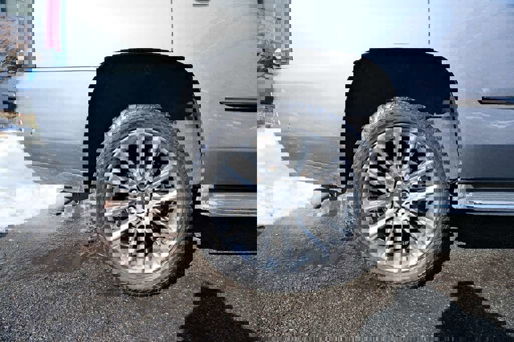 Used 2020 Cadillac Escalade Luxury image 14