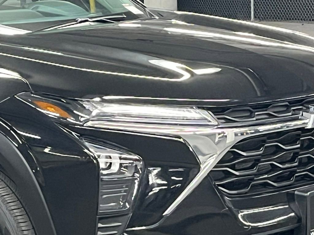 Used 2024 Chevrolet Trax LS w/ LS Convenience Package image 37