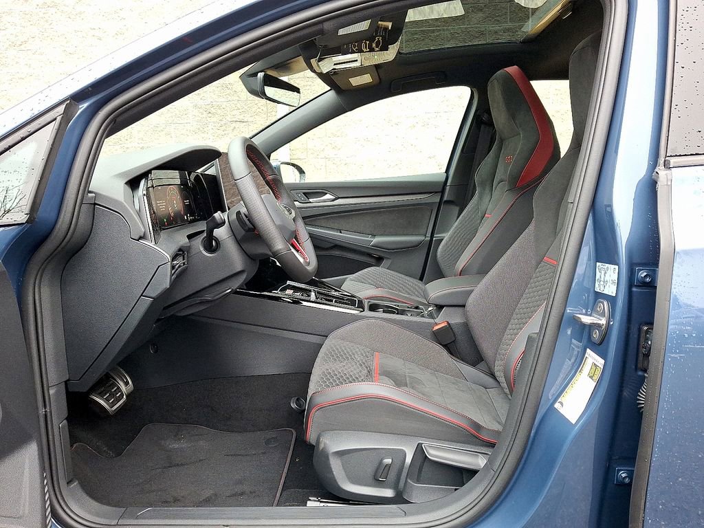 New 2025 Volkswagen GTI SE FWD image 9