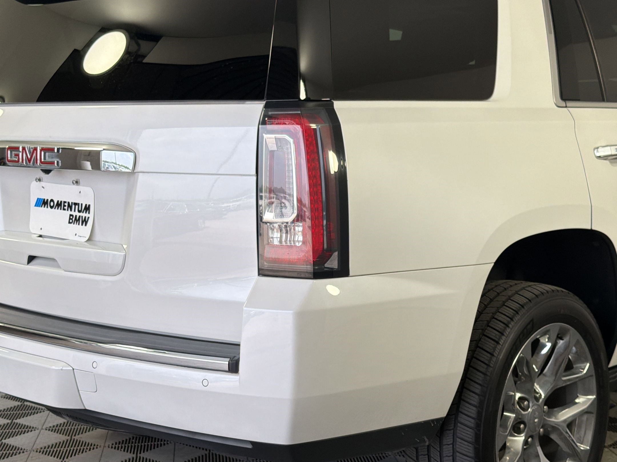 Used 2020 GMC Yukon Denali w/ Denali Premium Package RWD image 11