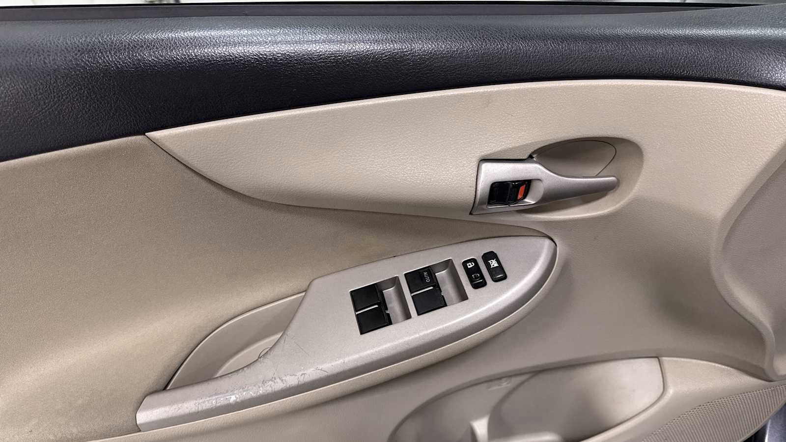 Used 2012 Toyota Corolla LE image 15