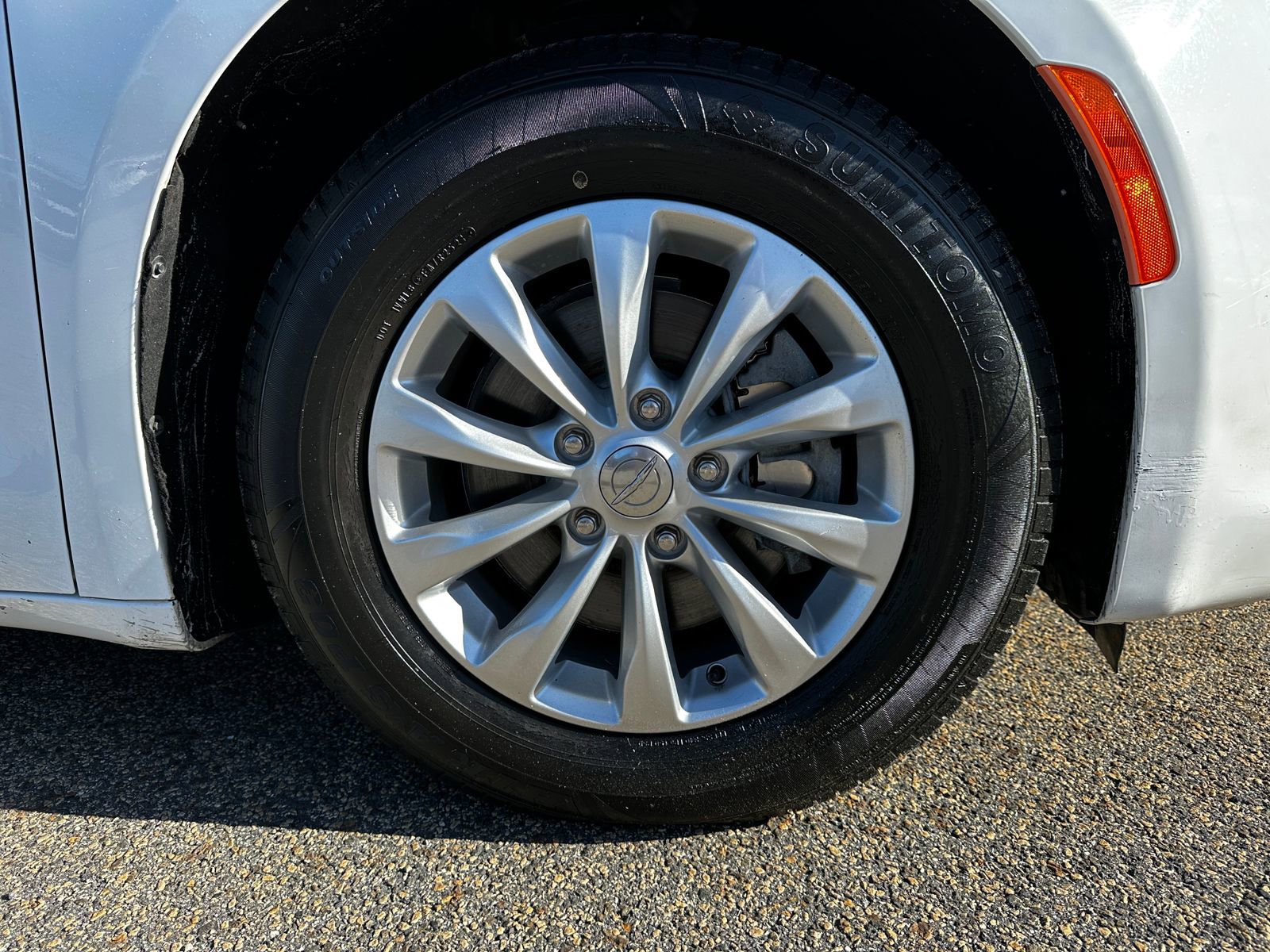 Used 2018 Chrysler Pacifica Touring-L image 12