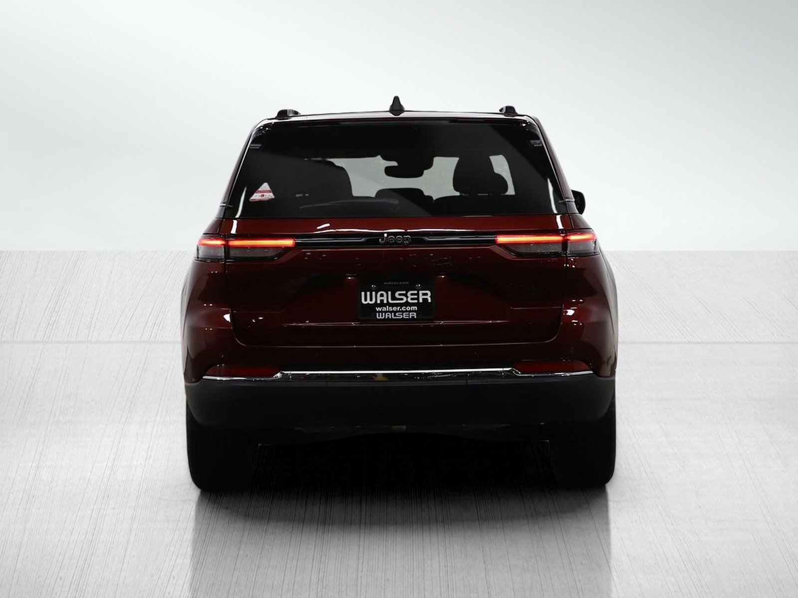 Used 2023 Jeep Grand Cherokee Laredo w/ Luxury Tech Group I image 4