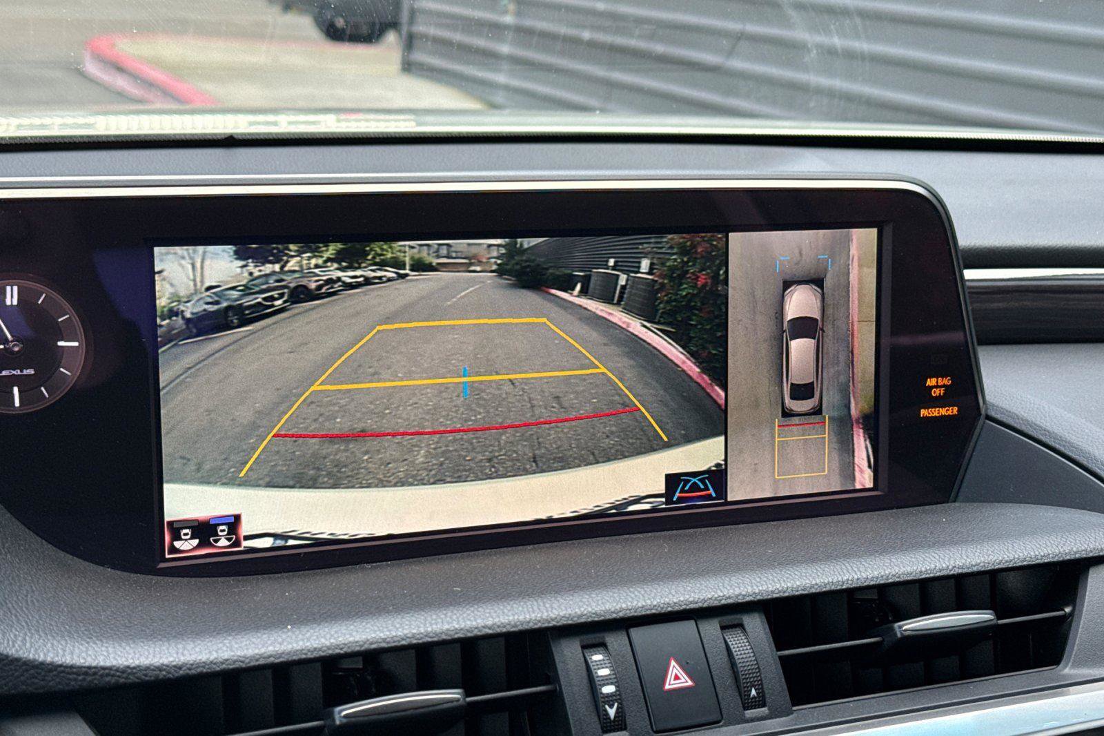 Used 2021 Lexus ES 300h w/ Accessory Package 2 image 19