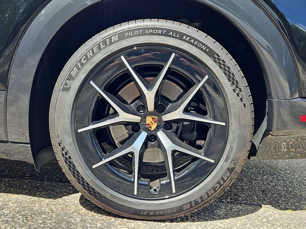 New 2026 Porsche Cayenne Electric Coupe AWD/4WD image 8
