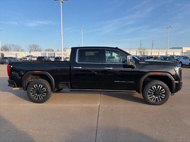 Used 2024 GMC Sierra 2500 Denali Ultimate image 2