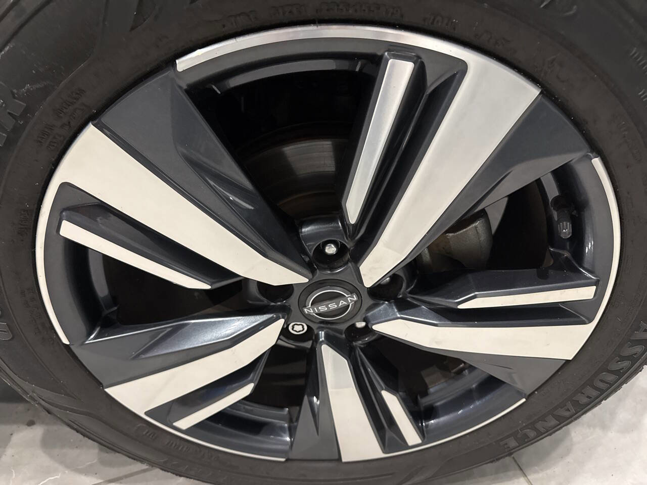 Used 2022 Nissan Rogue Platinum w/ Head-Up Display Package image 53