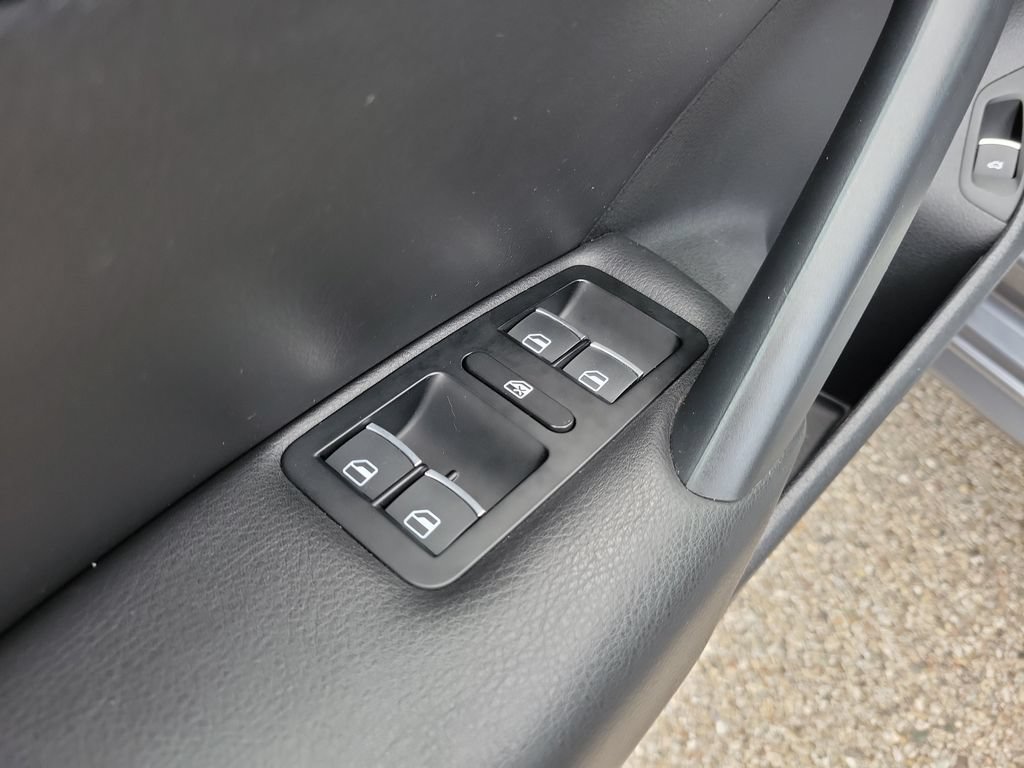 Used 2014 Volkswagen Passat TDI SEL Premium FWD image 20