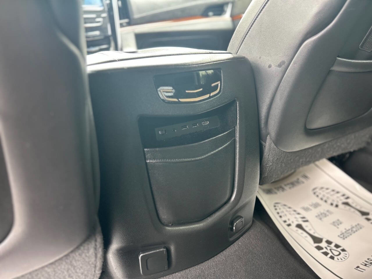 Used 2019 Cadillac Escalade Premium Luxury image 18