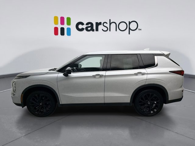 Used 2022 Mitsubishi Outlander SEL Black Edition image 2