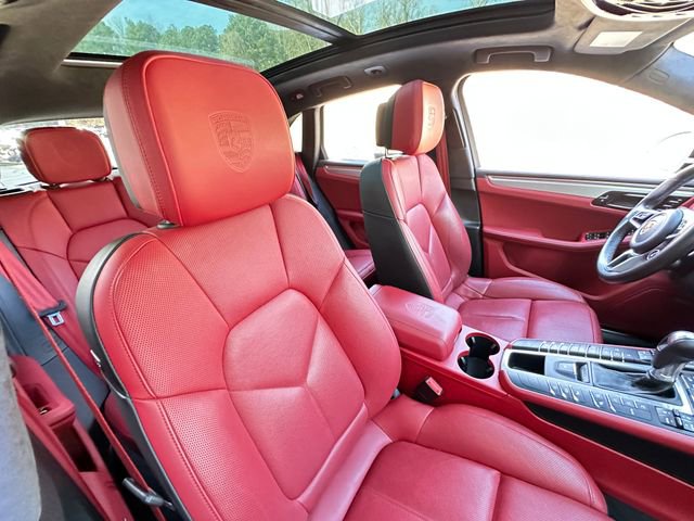 Used 2021 Porsche Macan Turbo image 45