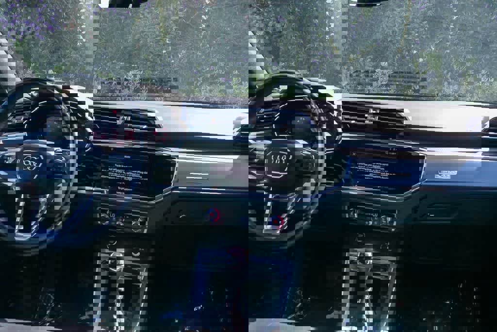 Used 2023 Audi Q3 2.0T Premium image 12