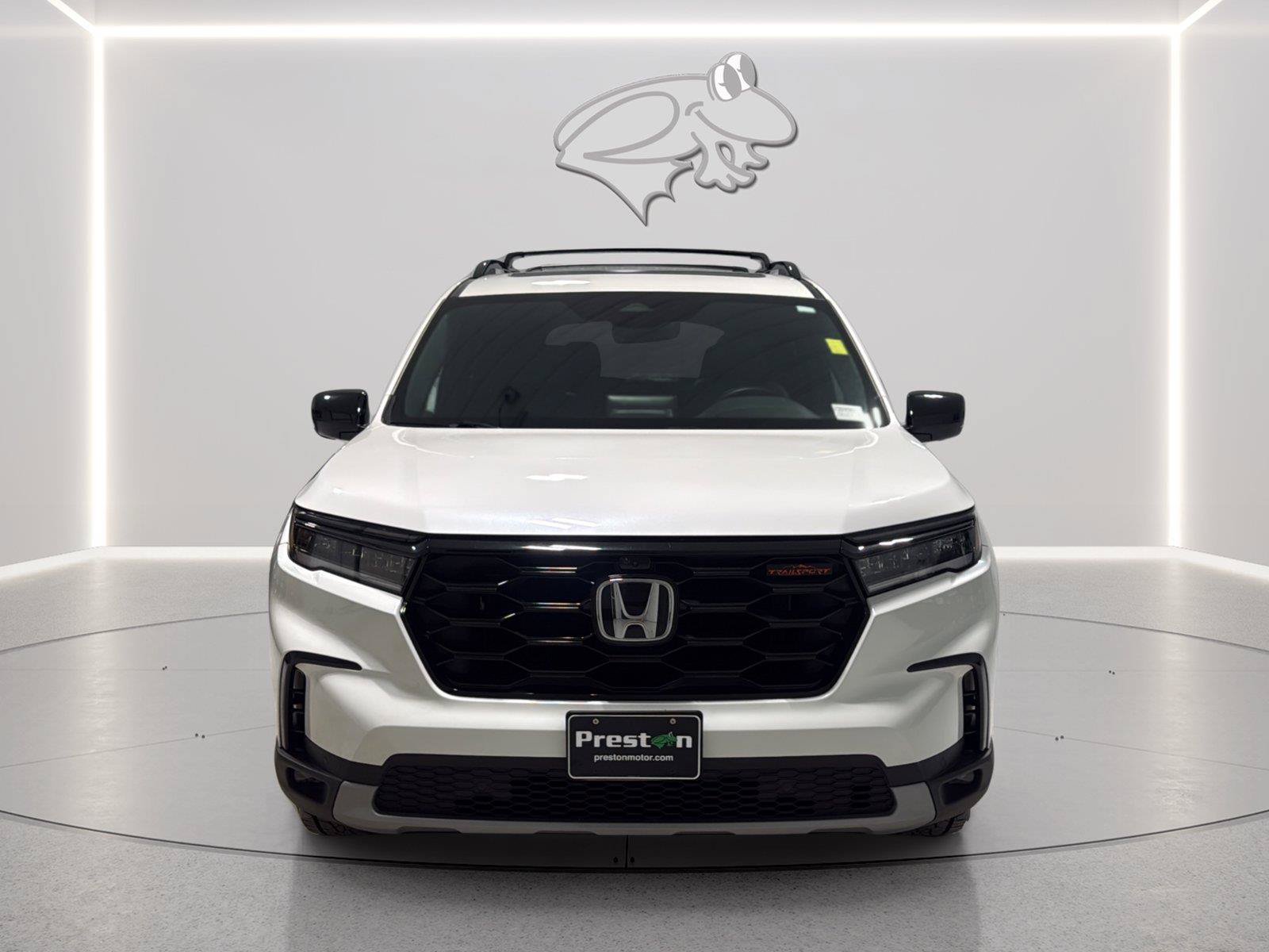 Used 2025 Honda Pilot TrailSport image 8