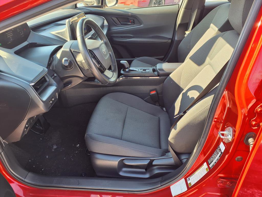 Used 2024 Toyota Prius LE image 3