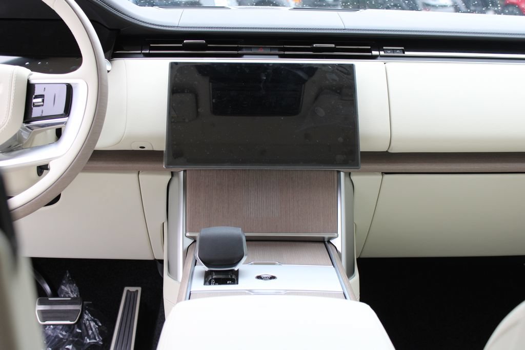New 2026 Land Rover Range Rover Long Wheelbase Autobiography AWD/4WD image 9