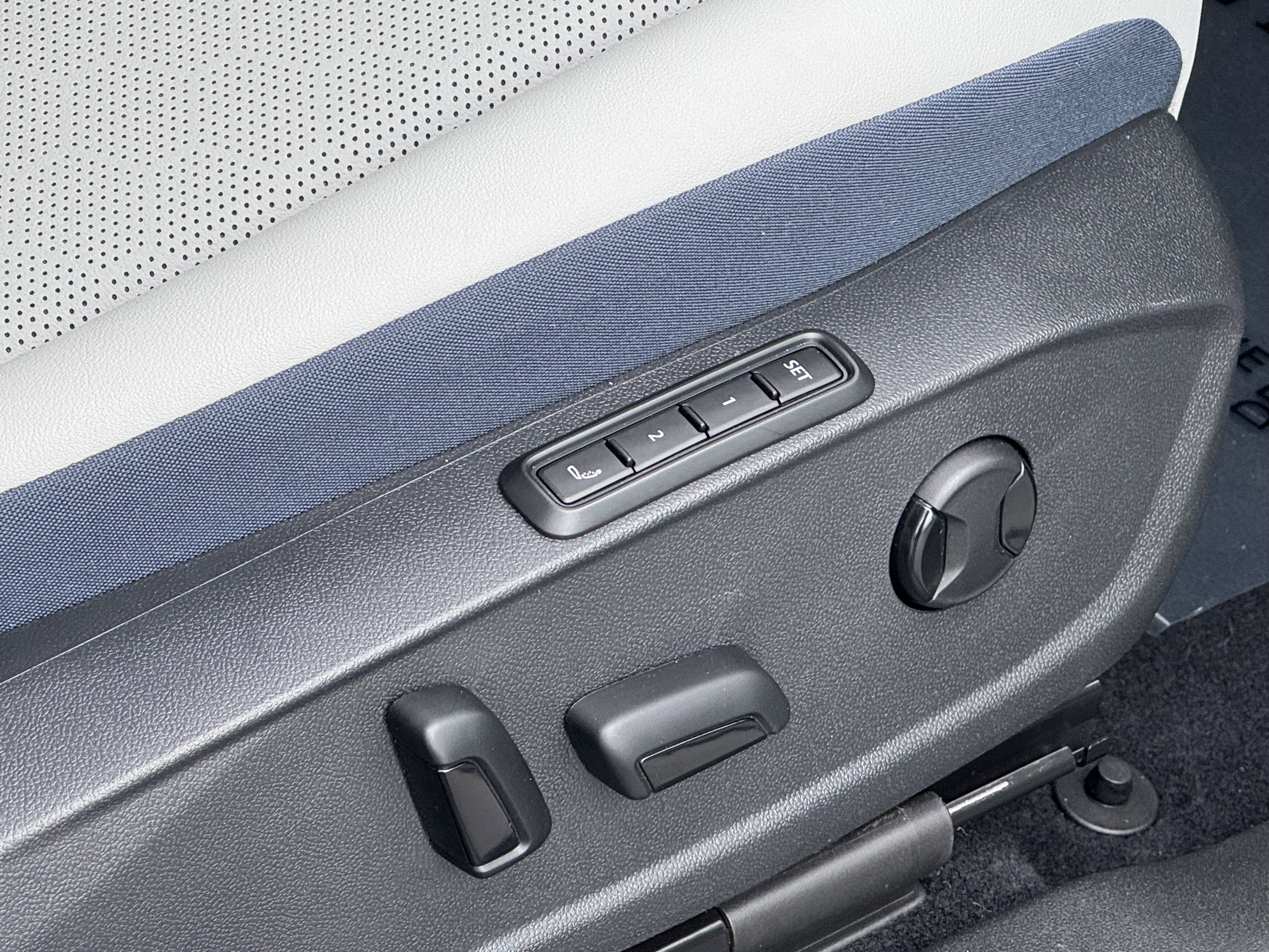 Certified 2023 Volkswagen ID.4 Pro S Plus image 37