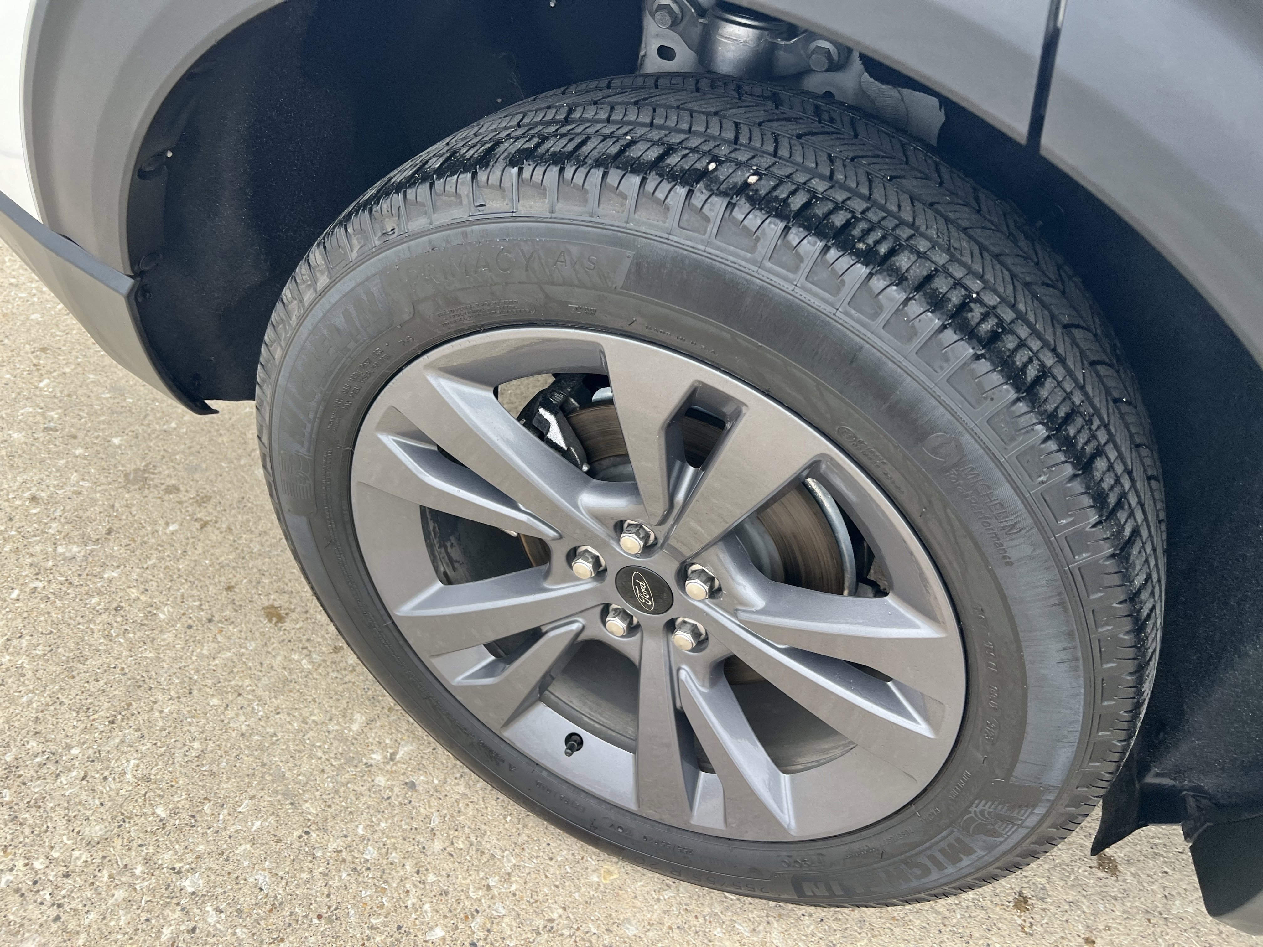 Used 2023 Ford Explorer XLT w/ Equipment Group 202A AWD/4WD image 3