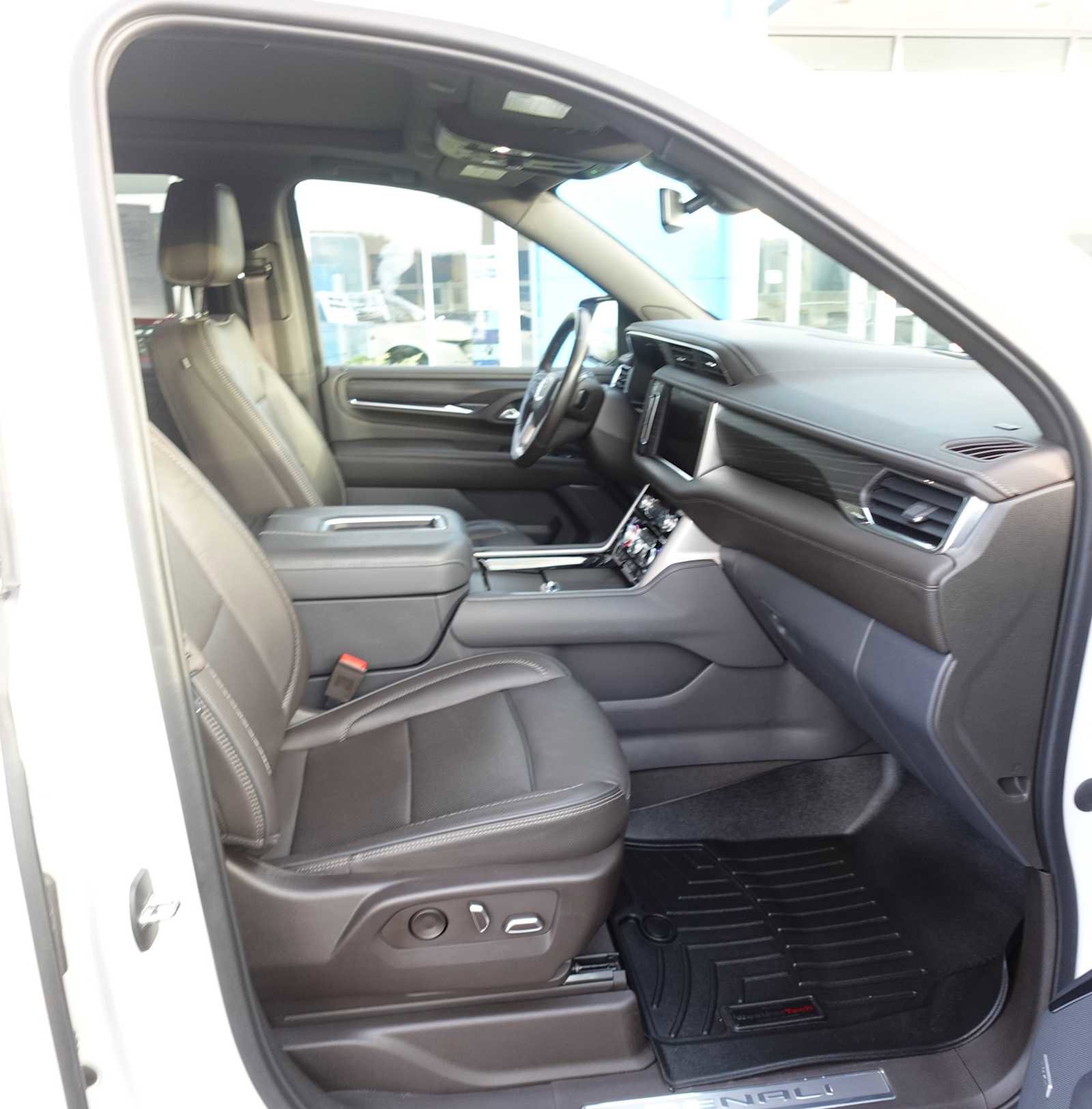 Used 2022 GMC Yukon Denali w/ Max Trailering Package AWD/4WD image 32