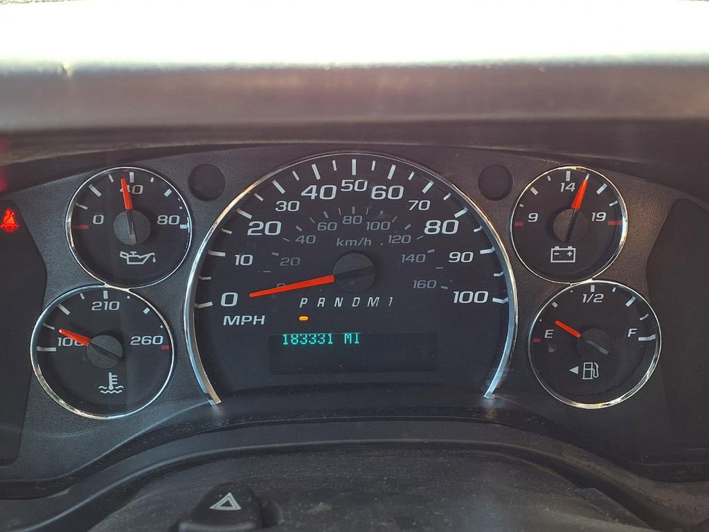 Used 2018 Chevrolet Express 3500 Extended w/ Driver Convenience Package RWD image 15